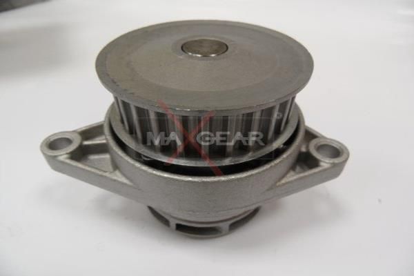 Water Pump, engine cooling MAXGEAR 47-0046